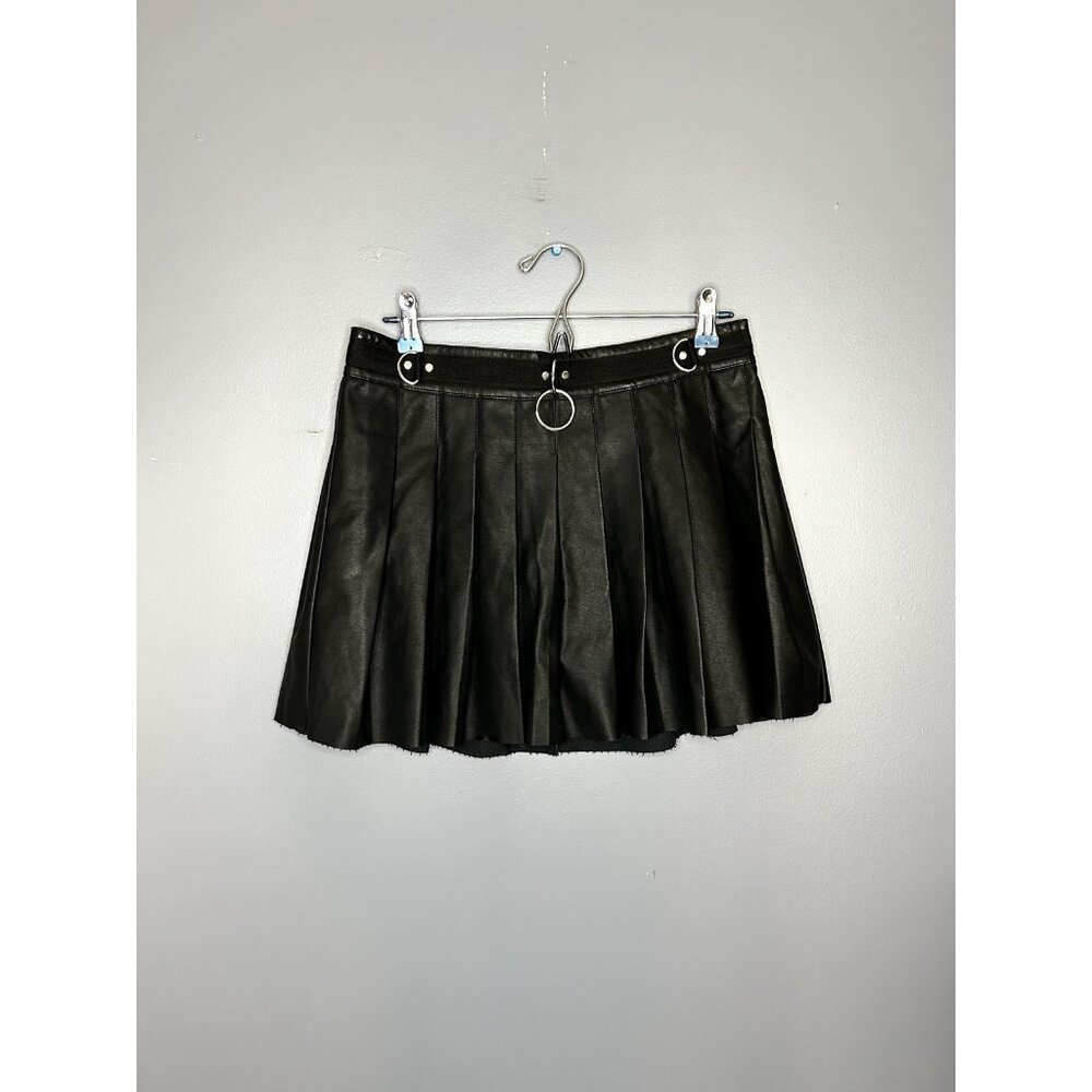 Dolls Kill Mini Skirt Womens XL Spade Black Pleated Faux Leather O-Ring Current
